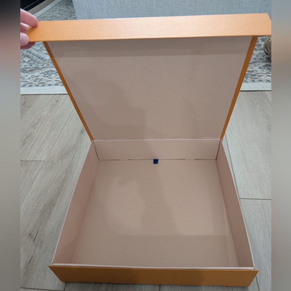 Authentic Louis Vuitton Large Orange Gift Box - Picture 3 of 11